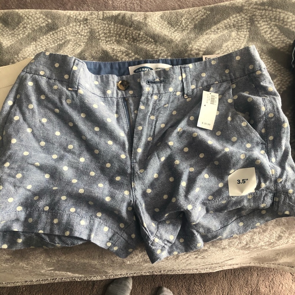 Blue and white dot shorts size 4